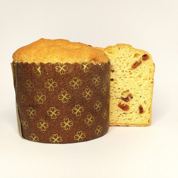 panettone classico tagliato a metà