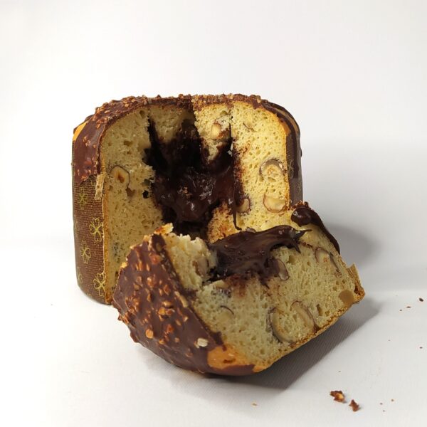 panettone farcito con crema nocciole e cioccolato